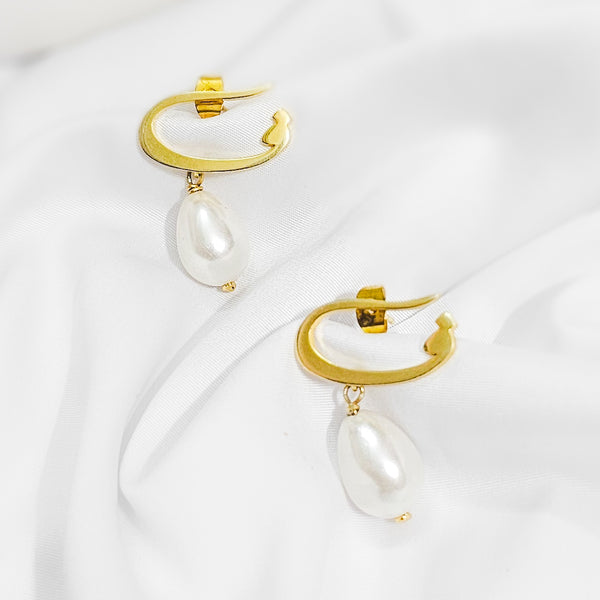 Initial Pearl Earring